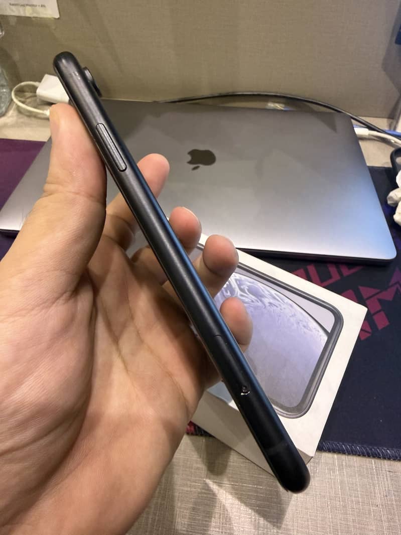 Apple iPhone XR 6