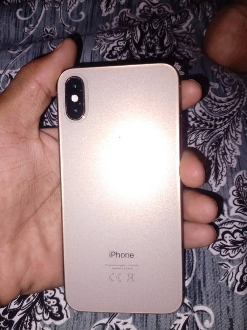 Apple iPhone XS 4