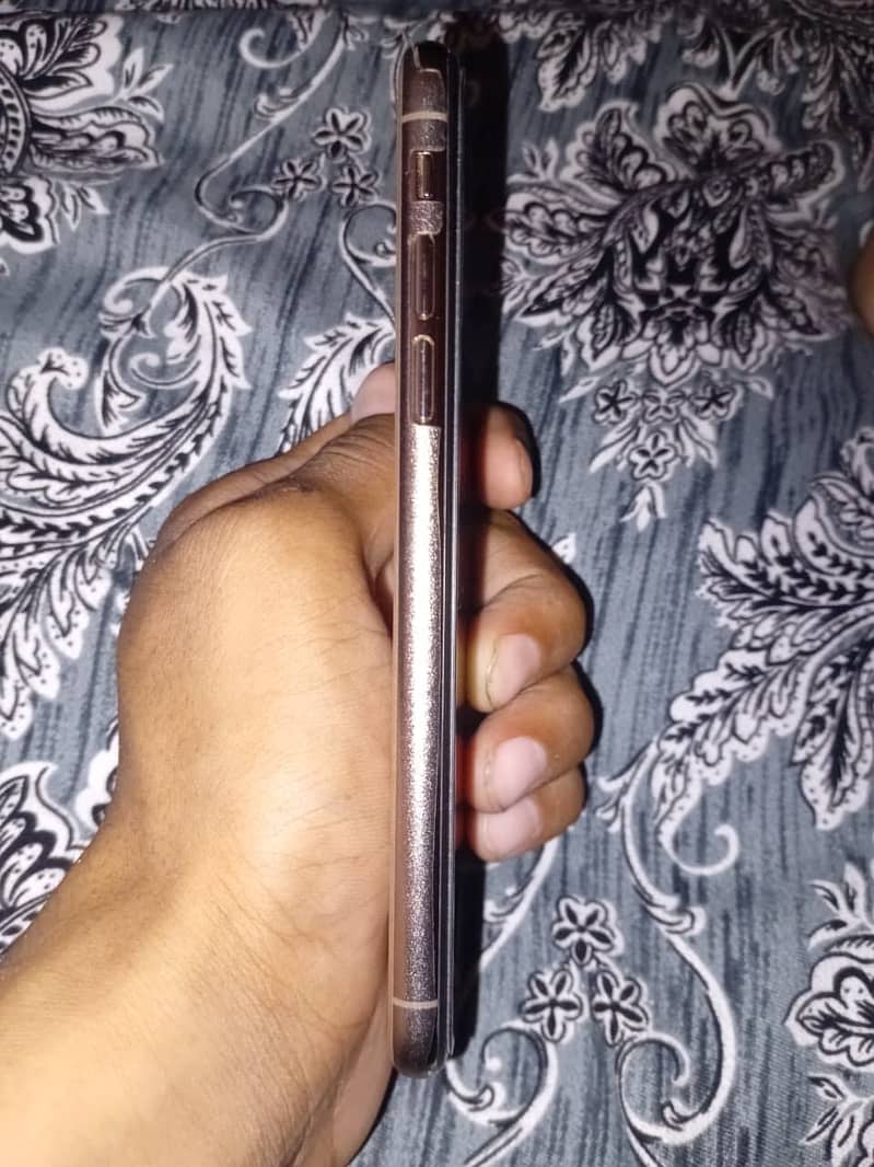 Apple iPhone XS 5