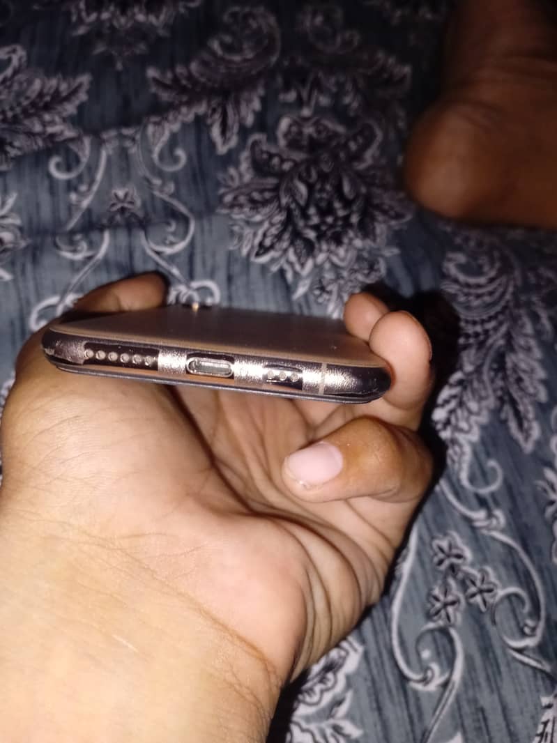 Apple iPhone XS 6