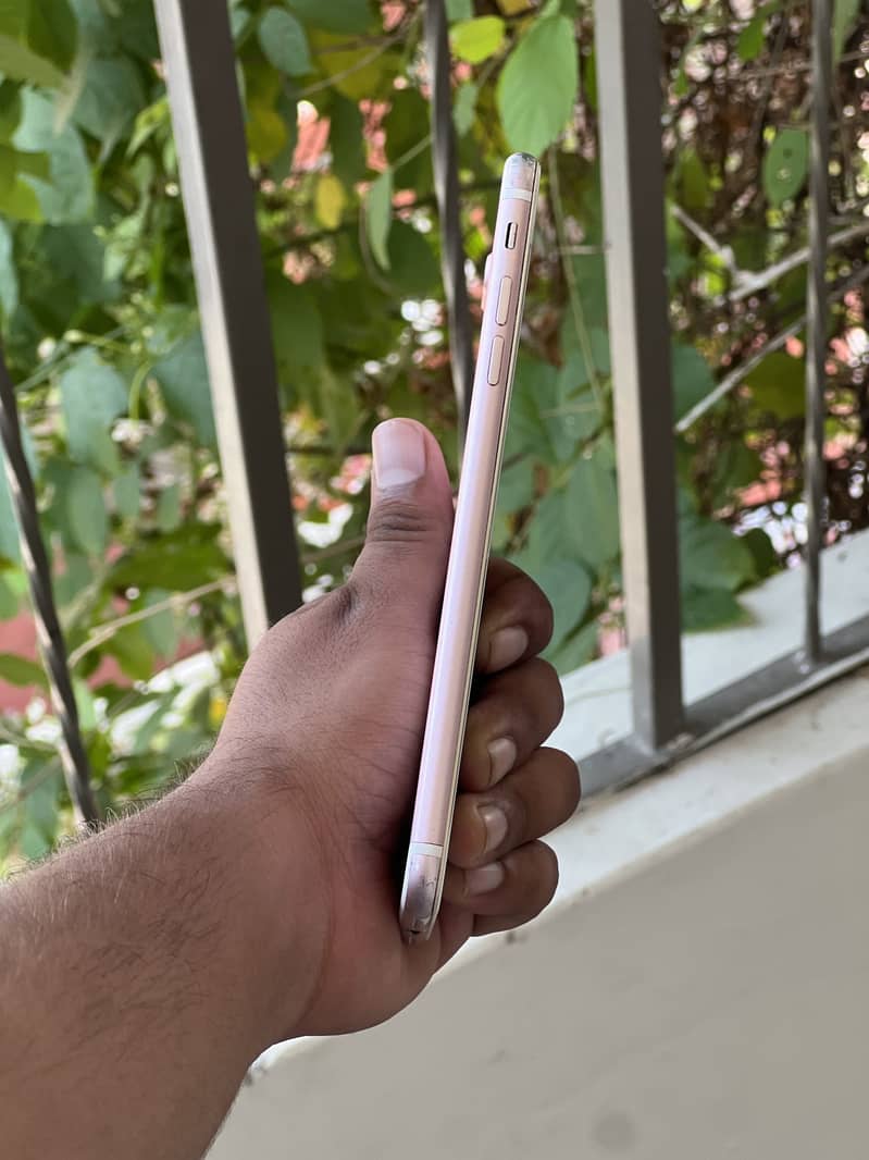 Apple iPhone 7 Plus 4