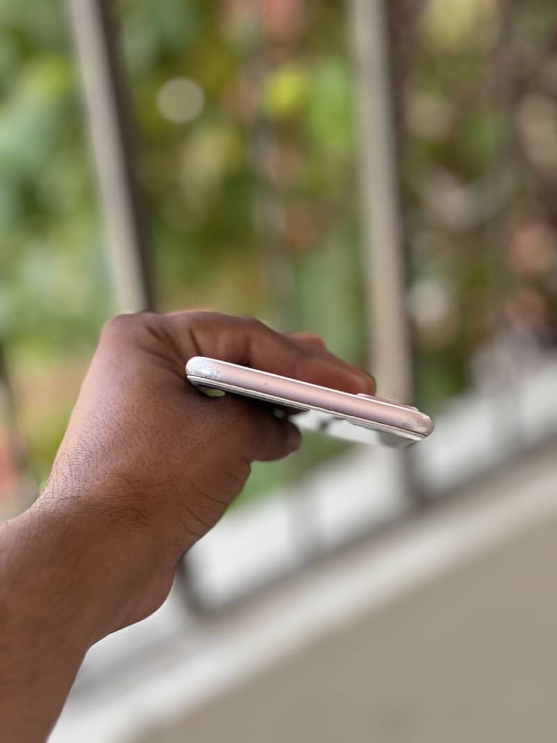 Apple iPhone 7 Plus 6