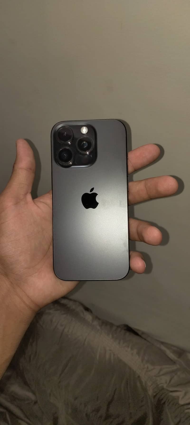 Apple iPhone 16 Pro 0