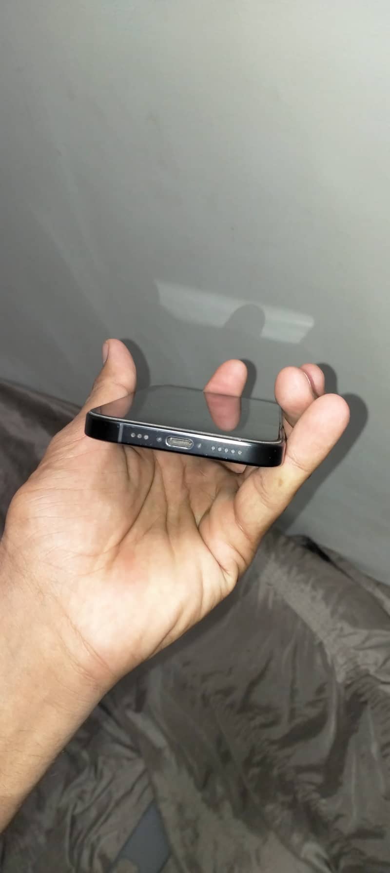 Apple iPhone 16 Pro 3
