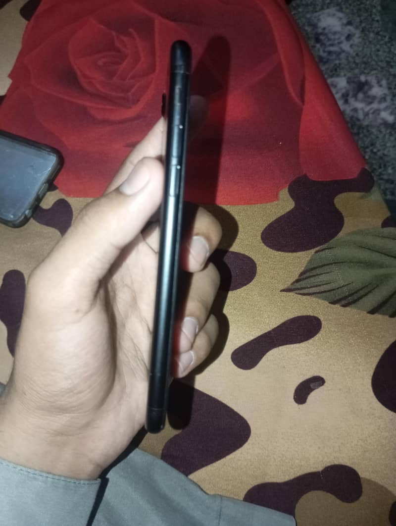 Apple iPhone 7 2
