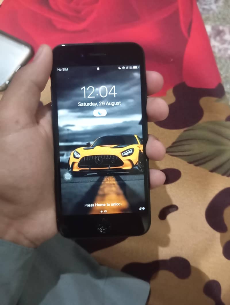 Apple iPhone 7 3