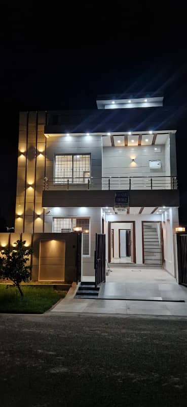 05 Marla Brand New Modern Luxury House For Sale In Park View City Lahore