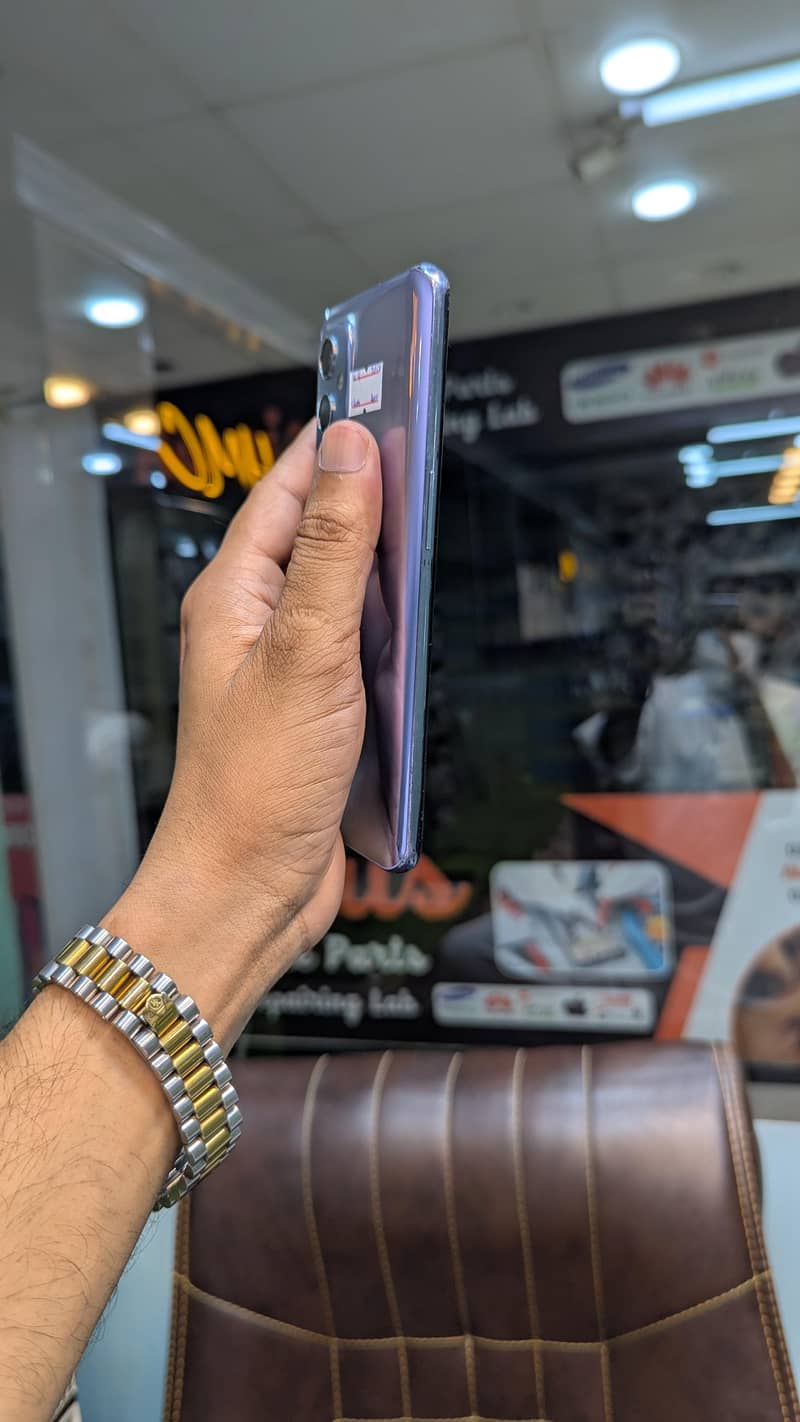 One Plus 9 5G 6