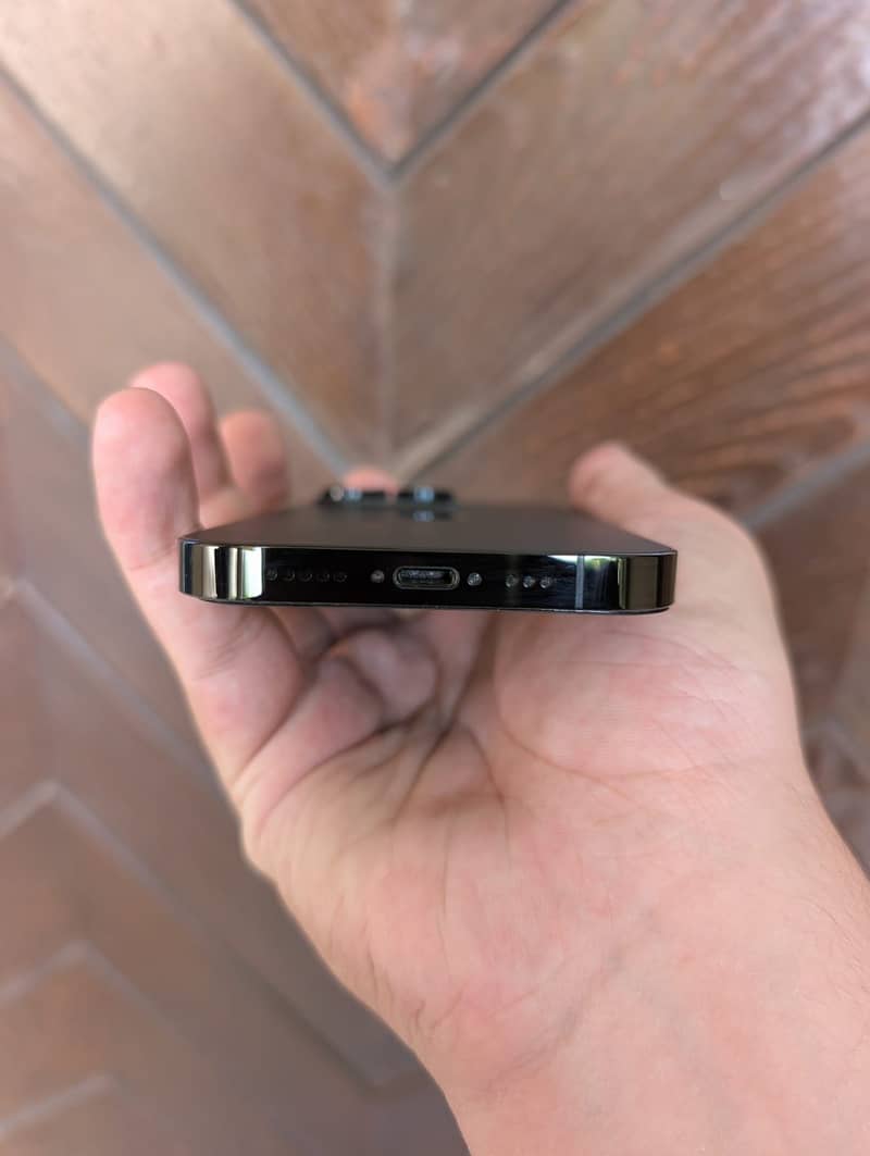 Apple iPhone 14 Pro 2