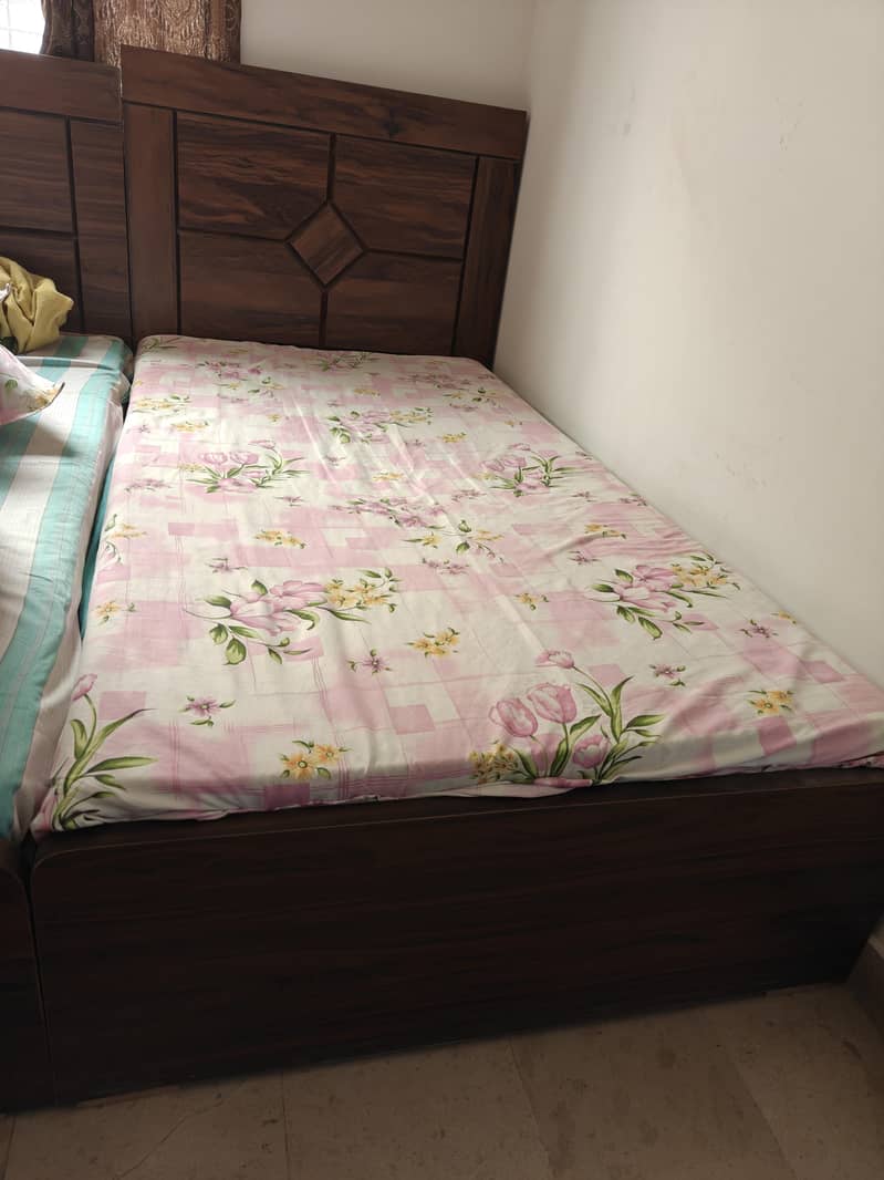 2 single bed slightly used 0