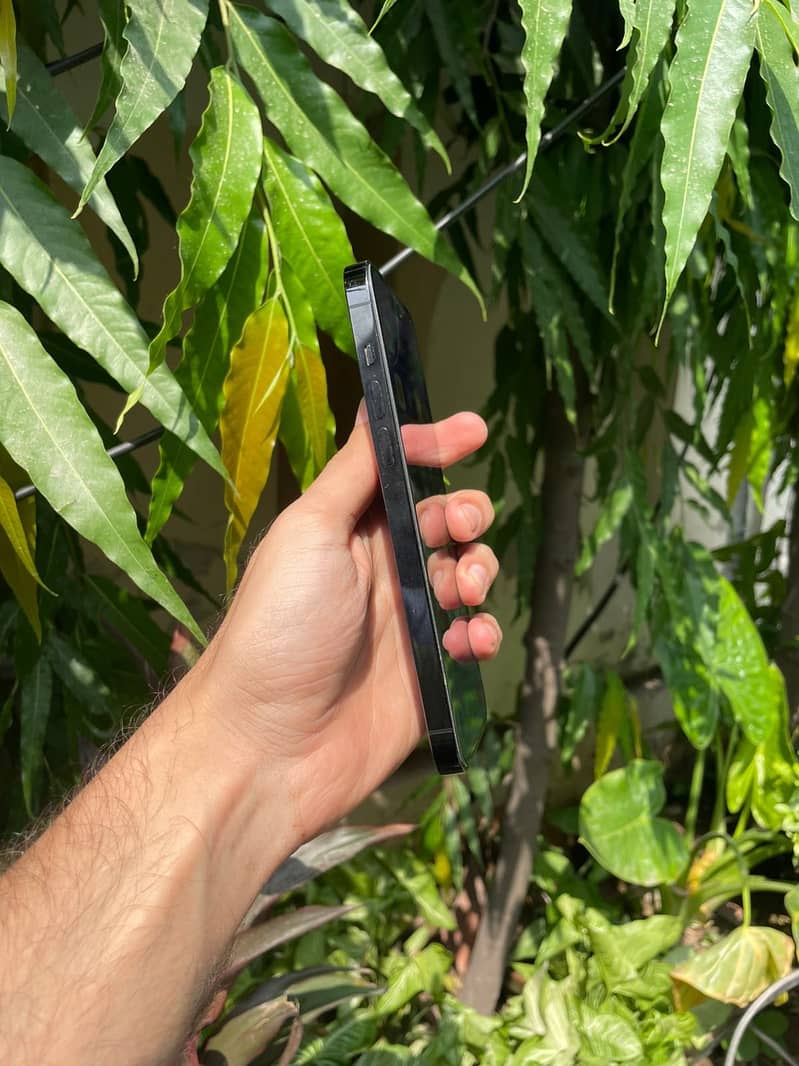 Apple iPhone 14 Pro Max 2