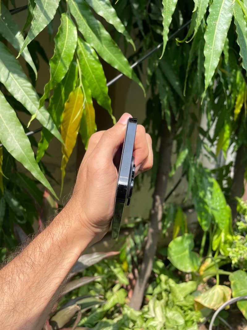 Apple iPhone 14 Pro Max 4