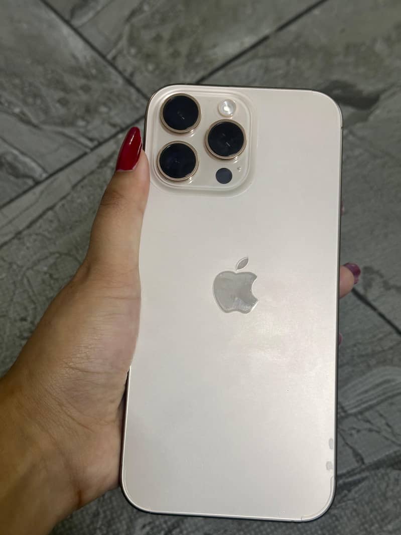 Apple iPhone 16 Pro Max 3