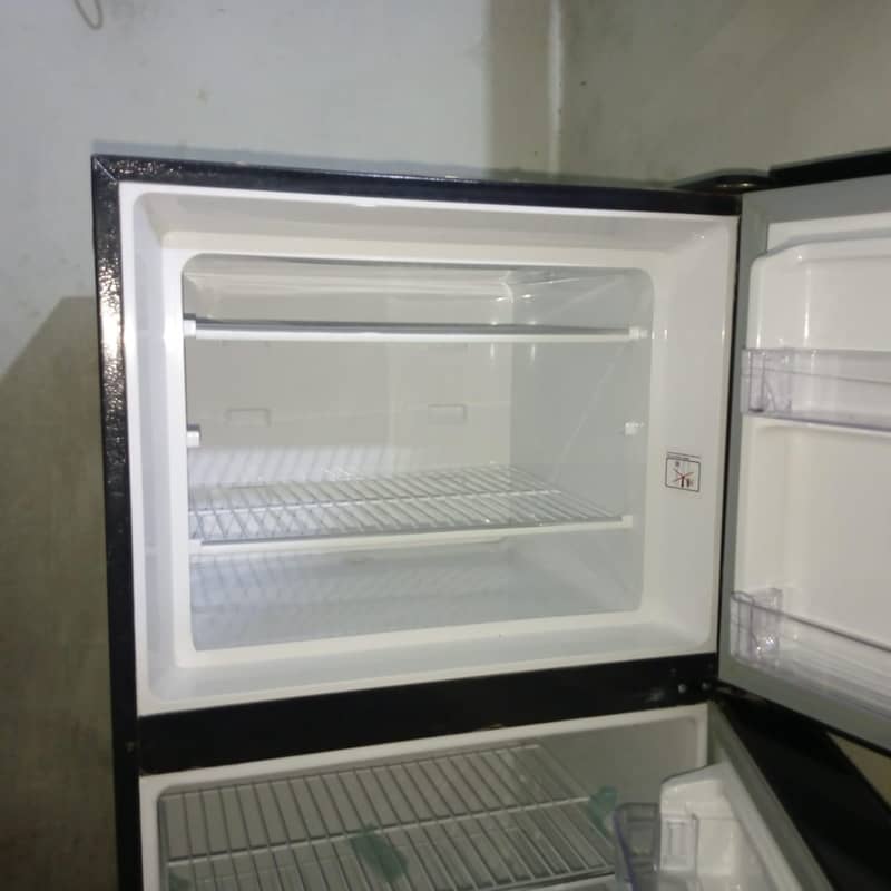 Dawlance refrigerator 3