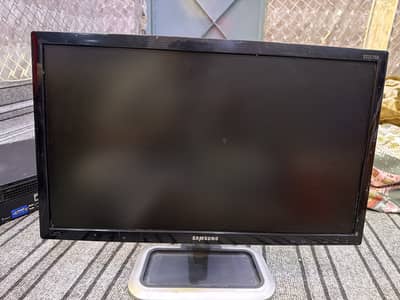 Samsung 22 inches LED