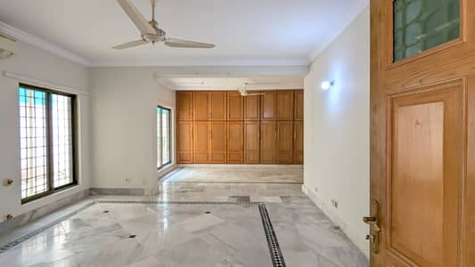 FOR RENT Fully Renovated 6-Beds Double Unit House F_7/1