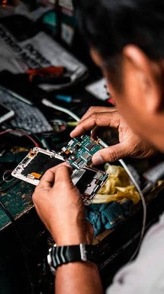 Mobile repering expert   Softerr and herdwear  job need