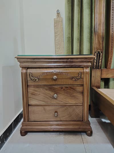 Solid Wood King Size Bed Set with Dressing Table And Mirror For Sale
