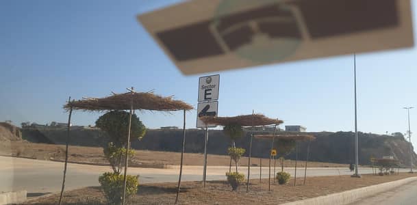 Front Open , Near Park , 1 Kanal Developed Plot