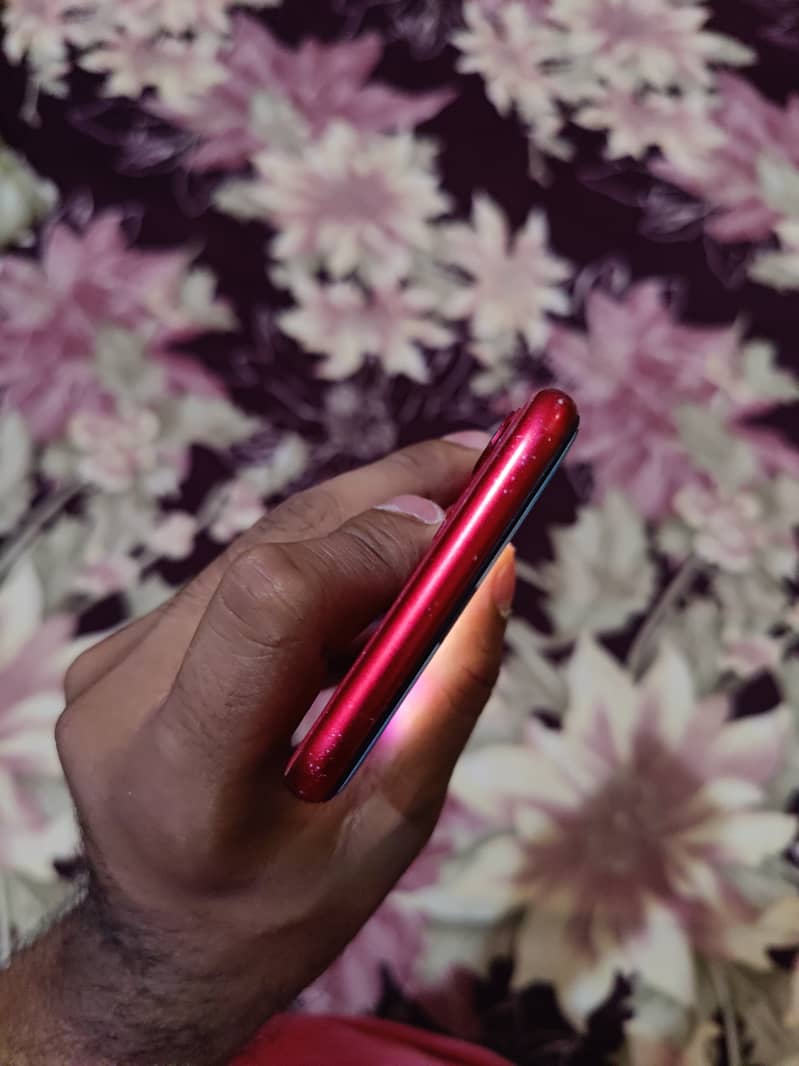 Apple iPhone 11 4