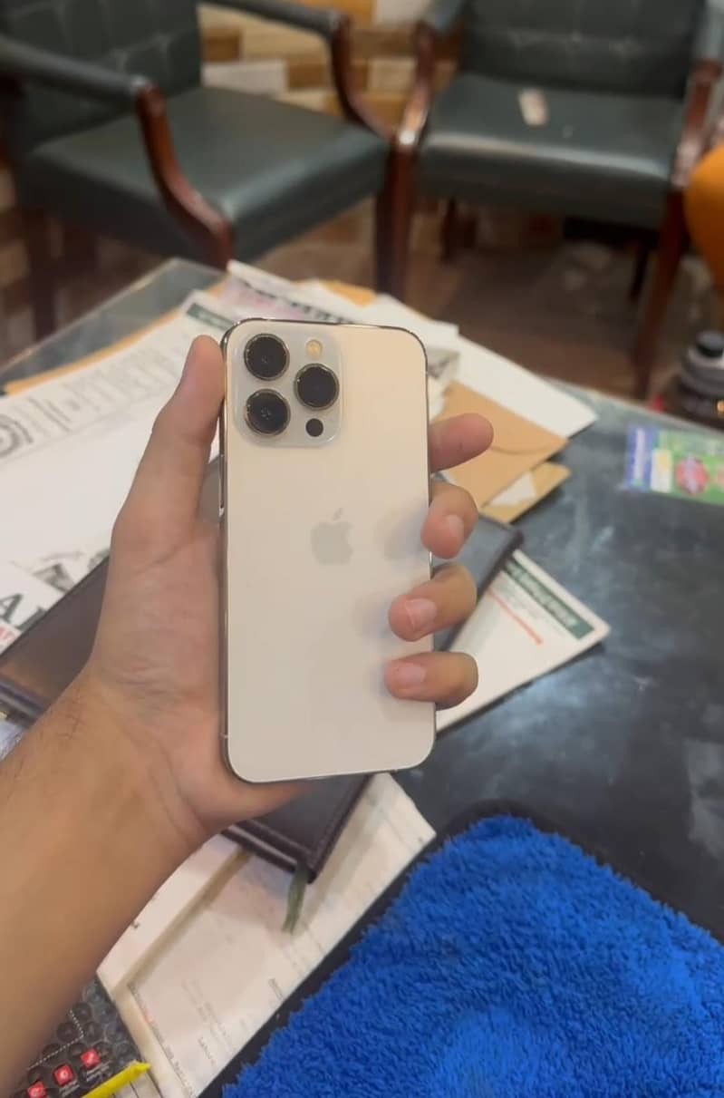 Apple iPhone 13 Pro 0