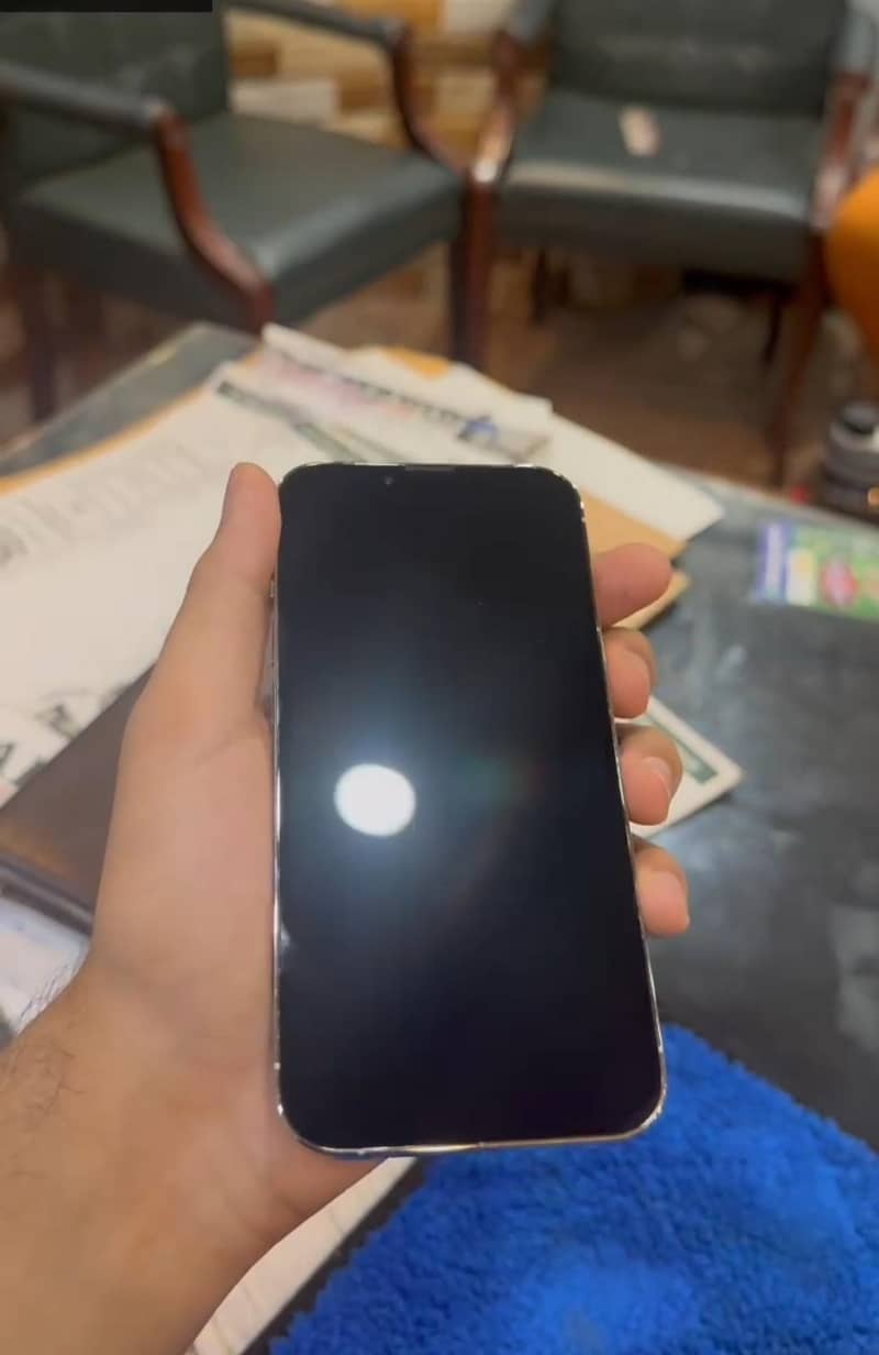 Apple iPhone 13 Pro 2