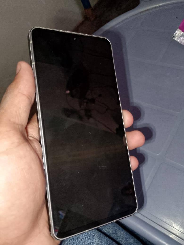 AQUOS Sharp R7 3