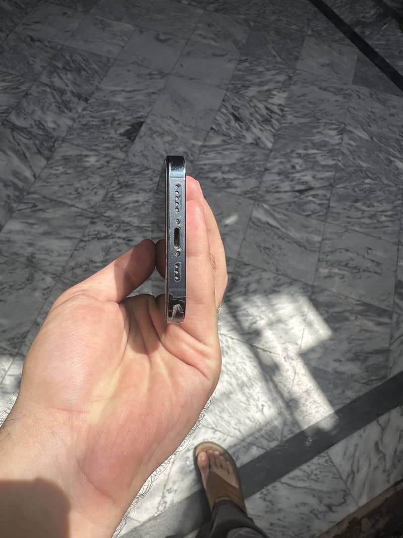 Apple iPhone 12 Pro 4
