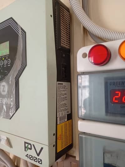​Ziewnic PV 4000 Solar Inverter - Good Condition