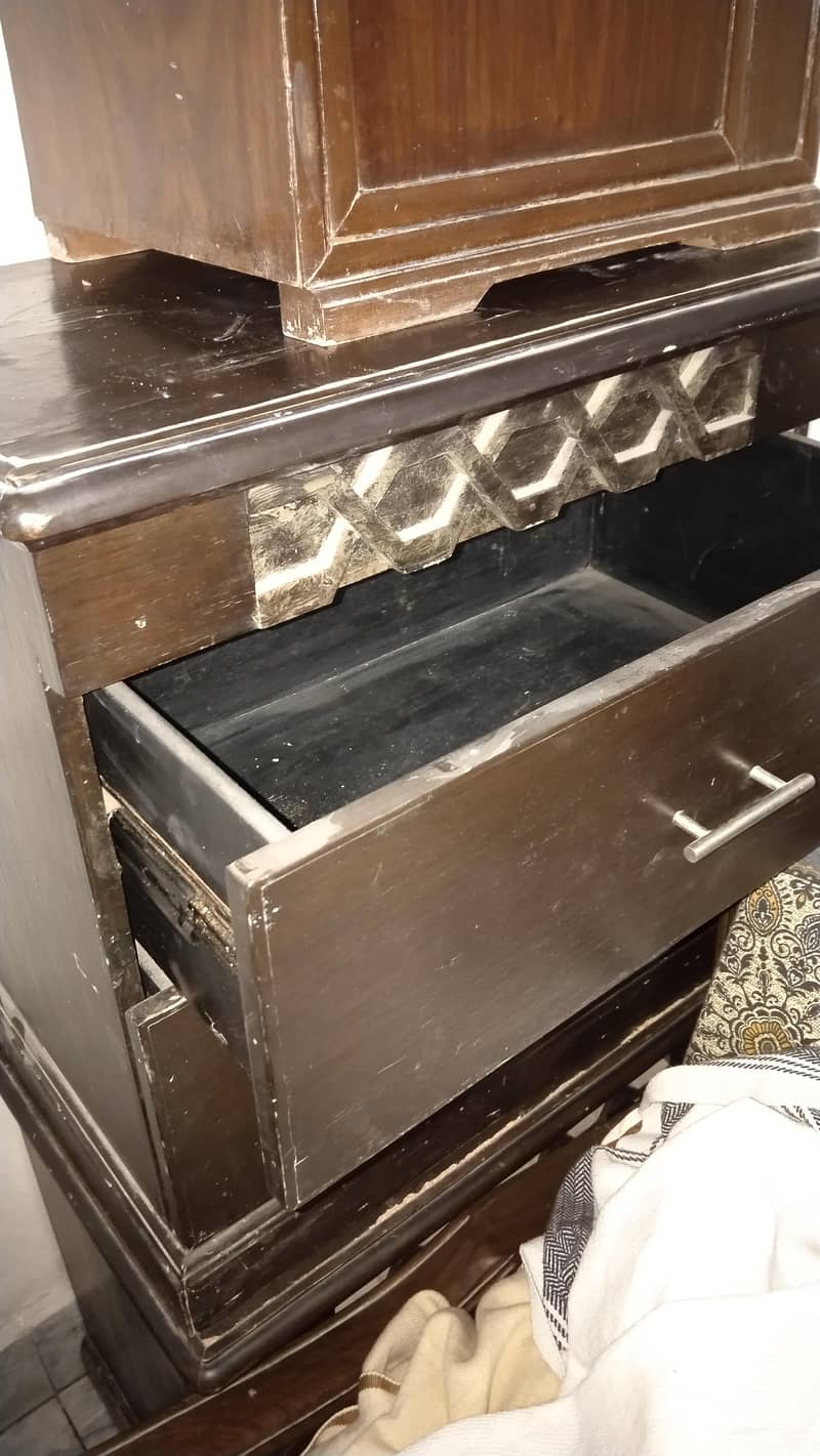 2 bed side table sets, drawers 1