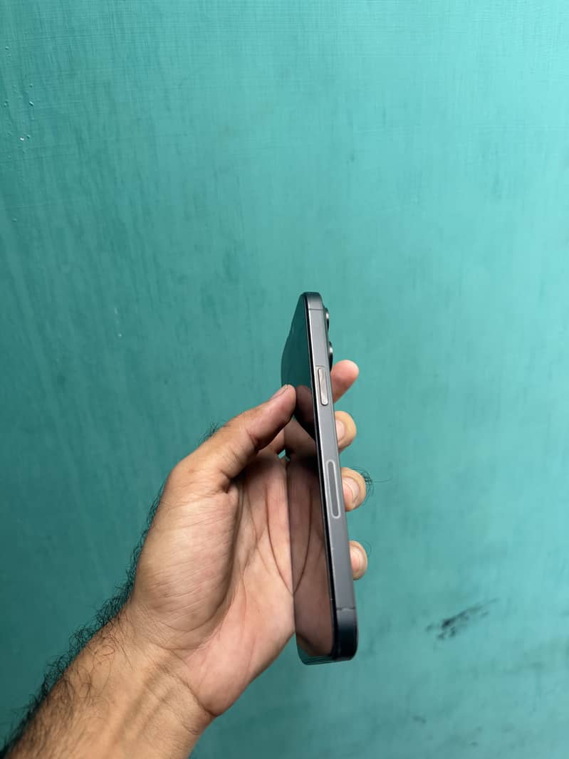Apple iPhone 15 Pro Max 5