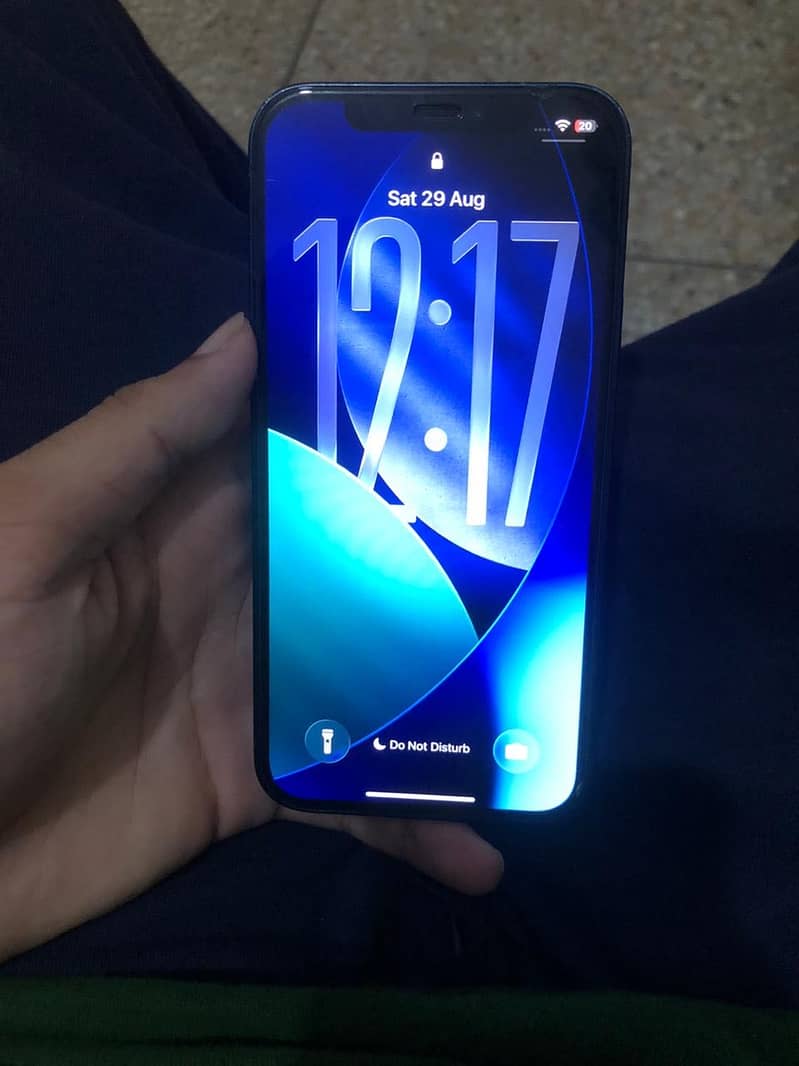 Apple iPhone 12 4