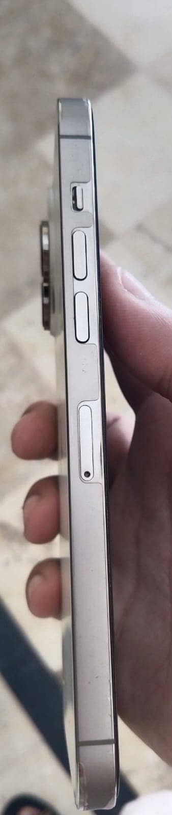 Apple iPhone 14 Pro Max 2