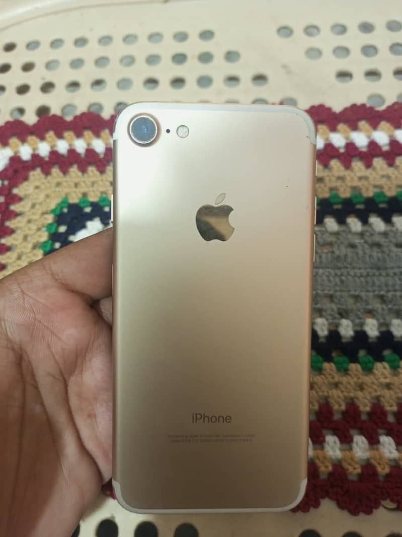 Apple iPhone 7 0