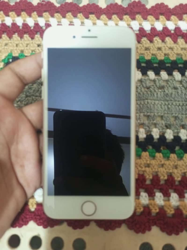 Apple iPhone 7 3