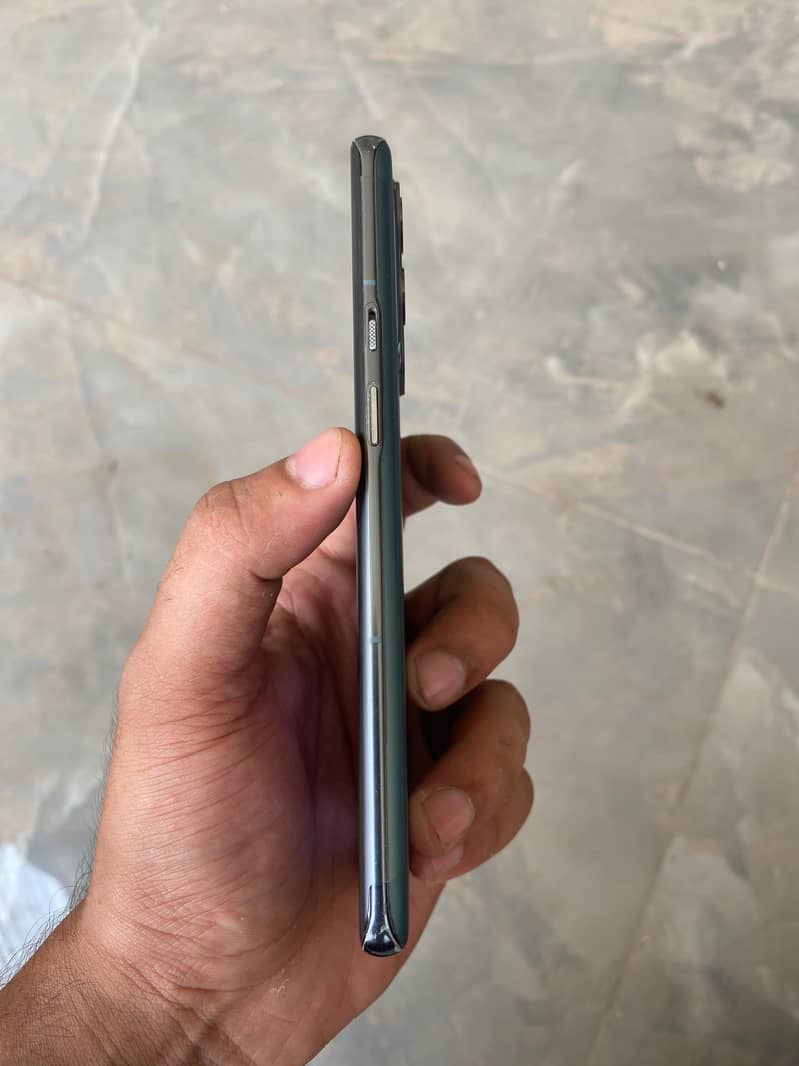 One Plus 9 Pro 5g 6