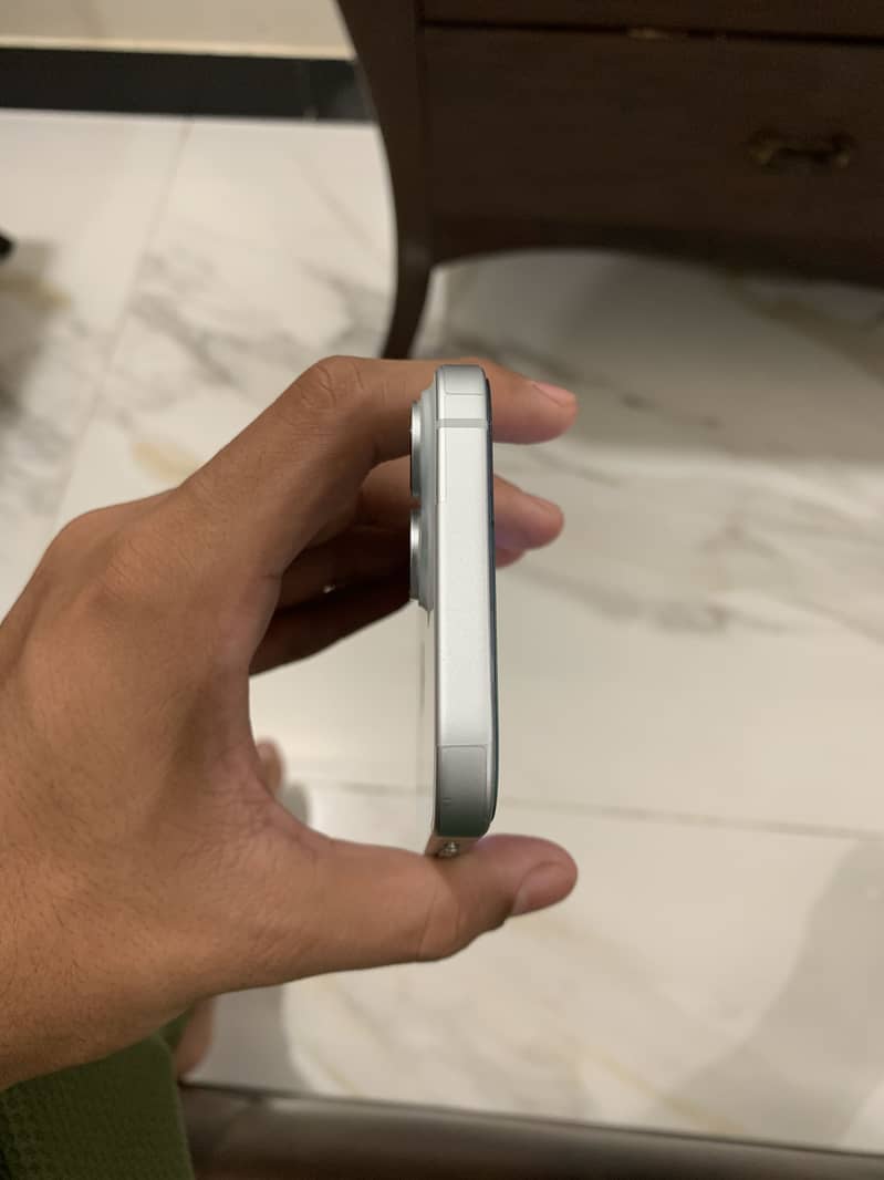Apple iPhone 15 2