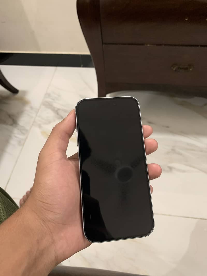 Apple iPhone 15 3