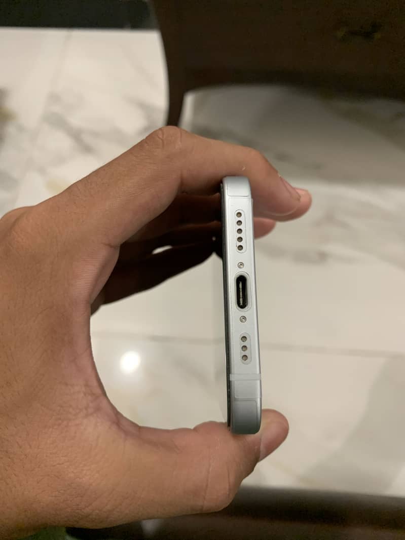Apple iPhone 15 5