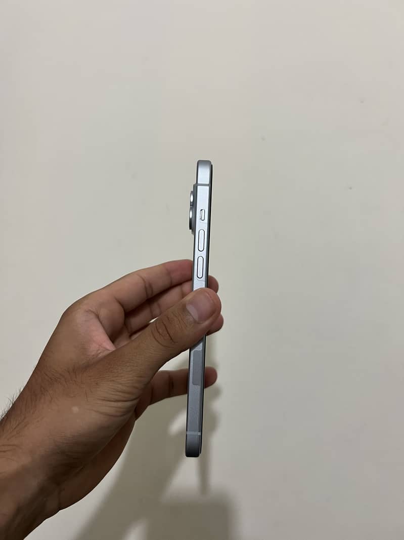 Apple iPhone 15 plus 1