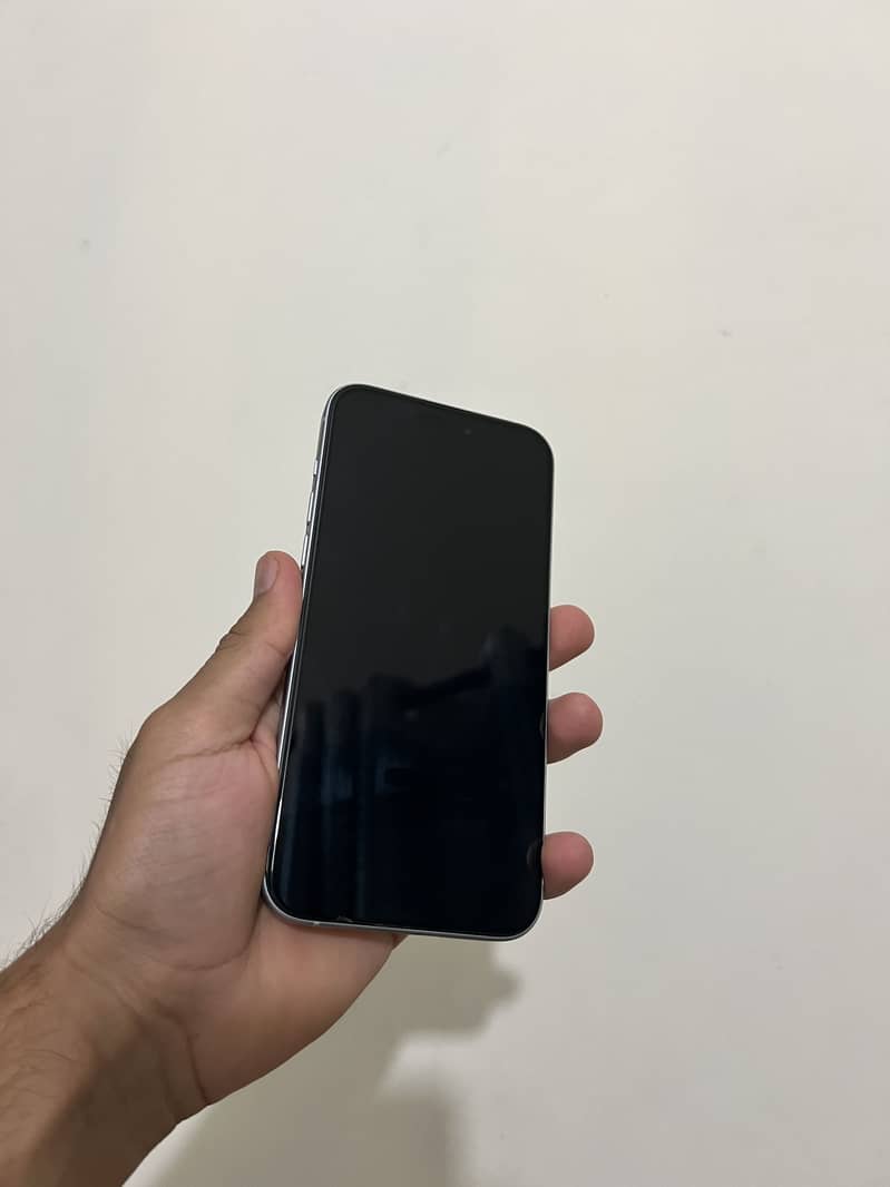 Apple iPhone 15 plus 2