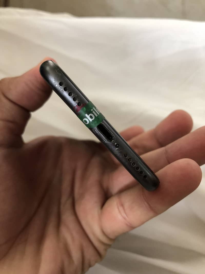 Apple iPhone 8 1