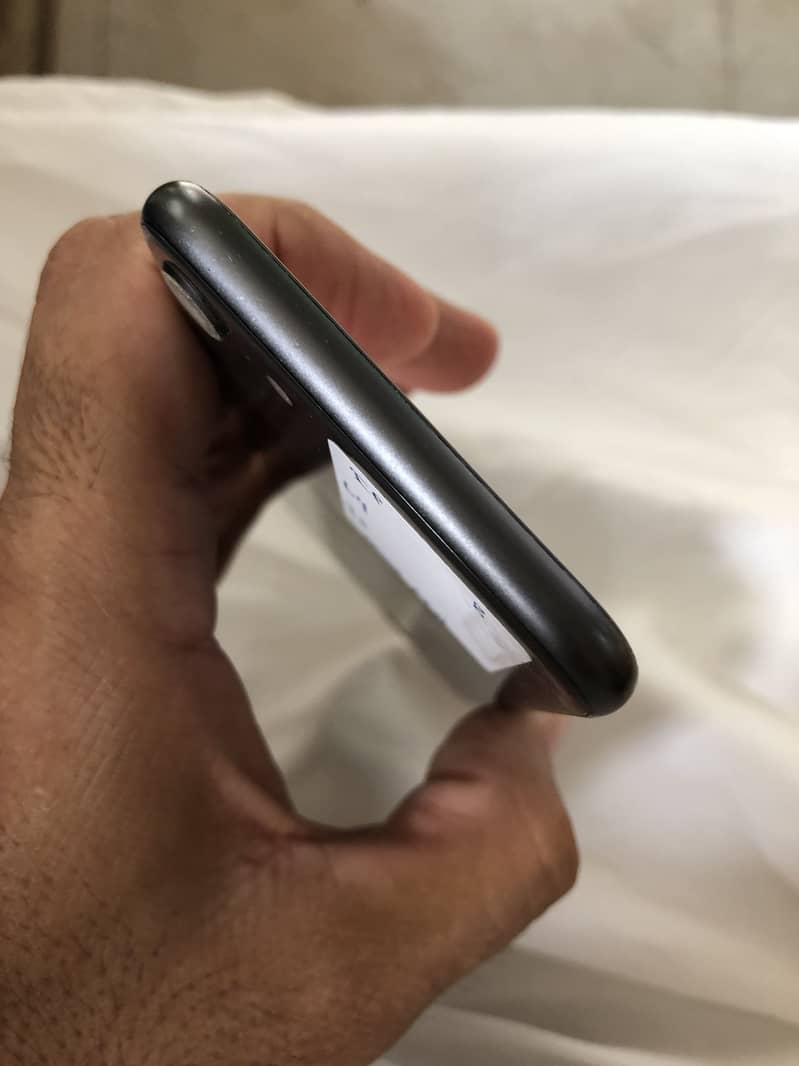 Apple iPhone 8 4