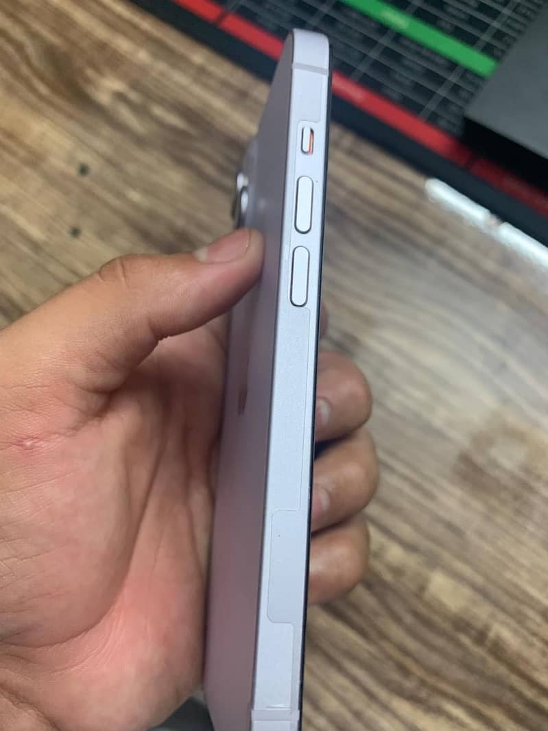 Apple iPhone 14 5