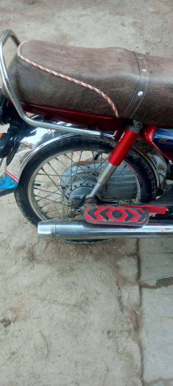 Honda cd70 model2017 1