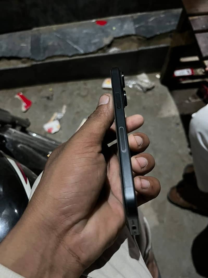 Apple iPhone 15 2