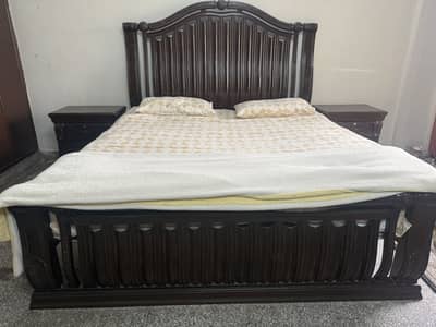 Wooden Carving King Size Bed Set with Dressing Table