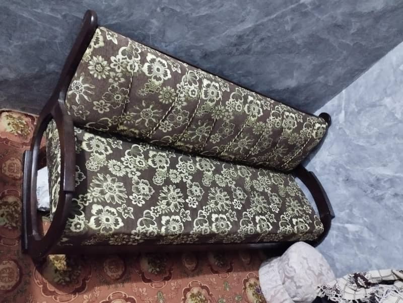 5 seater sofa 0