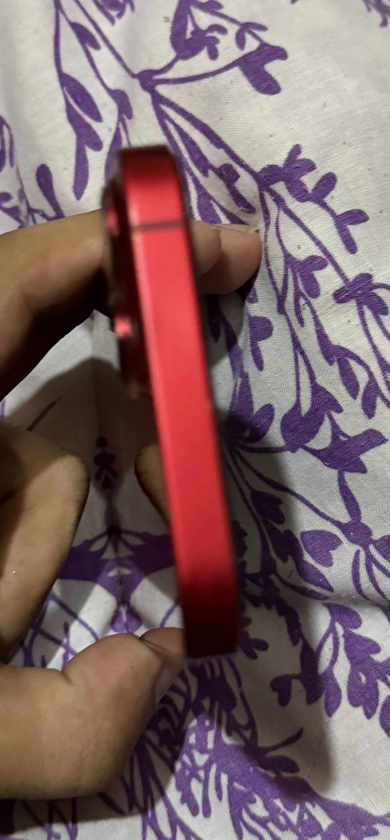 Apple iPhone 13 4