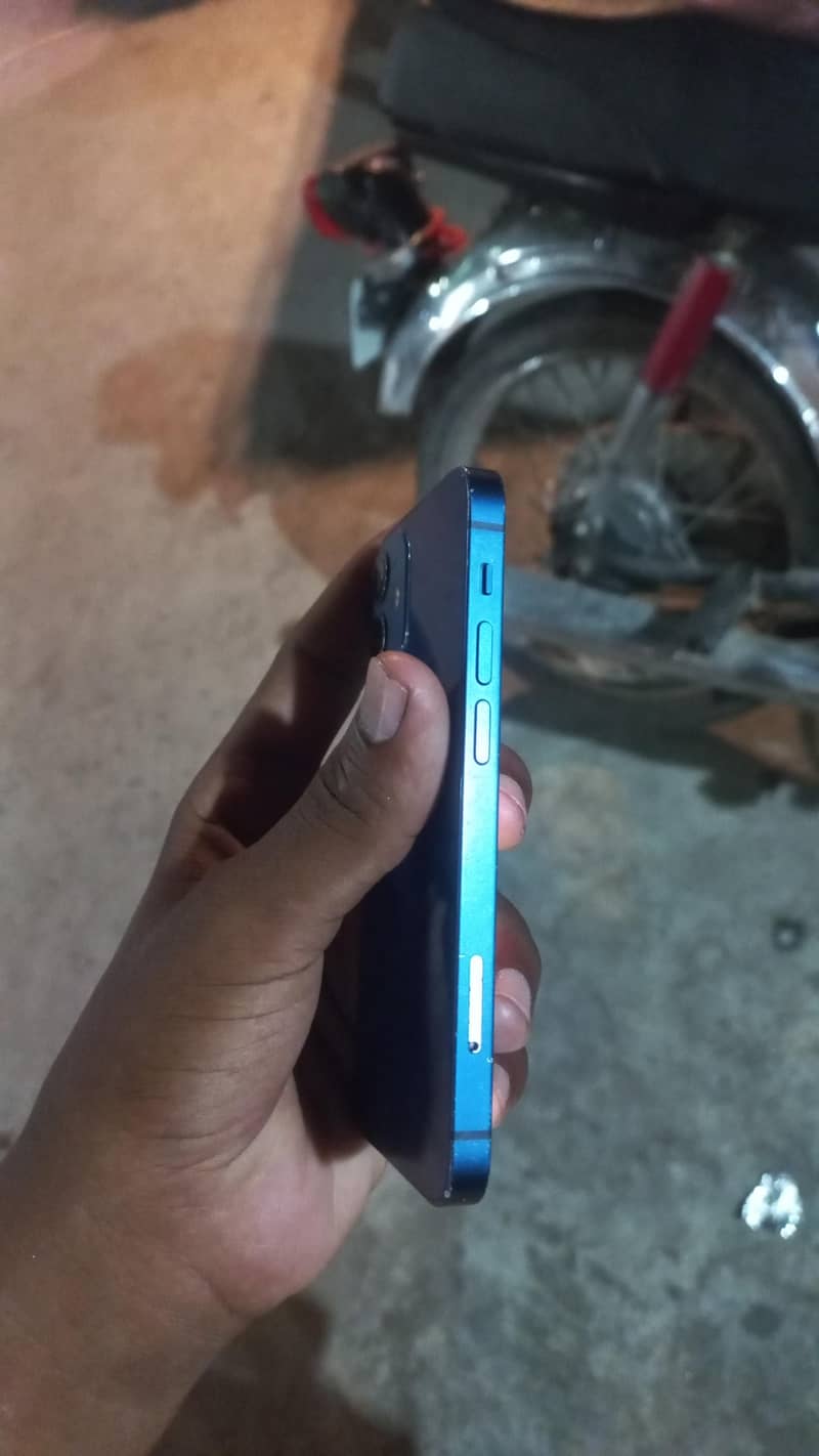 Apple iPhone 12 mini 3